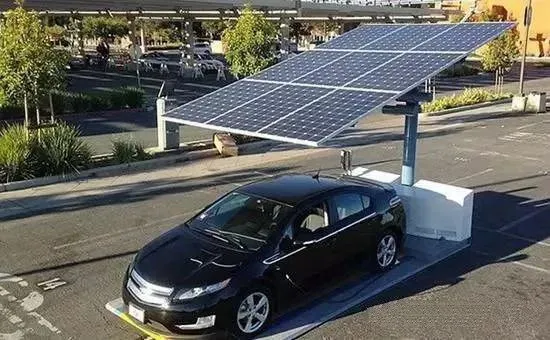 可動式太陽光発電カーポート