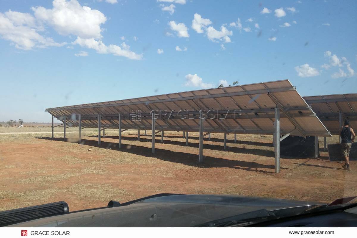 欧州太陽光発電所に設置されたGrace Solarアルミニウム地上架台