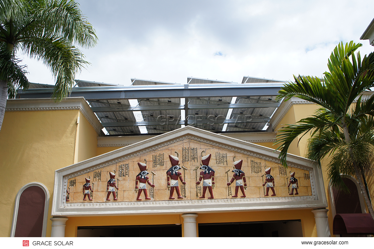 台風試験中のKNTブラケット（風速60m/s耐性実証）
